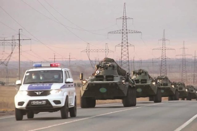 Из Ульяновска на Южный Кавказ военные уже доставили более полусотни броневиков и автомобилей.