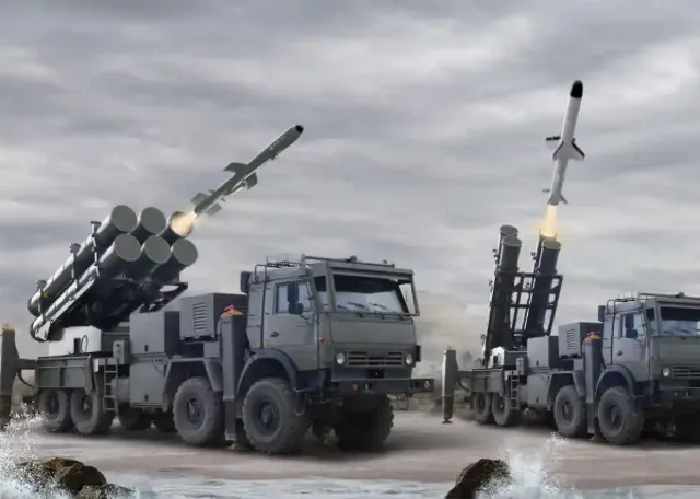 Изображение подвижного берегового противокорабельного ракетного комплекса Roketsan Barbaros на автомобильном шасси КамАЗ (8х8) в вариантах с противокорабельными ракетами Atmaca (справа) и Çakir (слева)