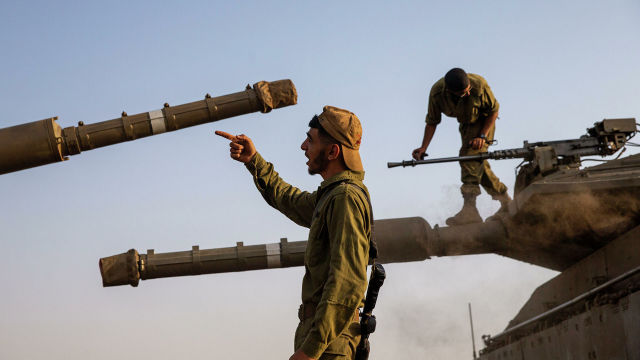 Израильские солдаты на Голанских высотах рядом с сирийской и ливанской границами