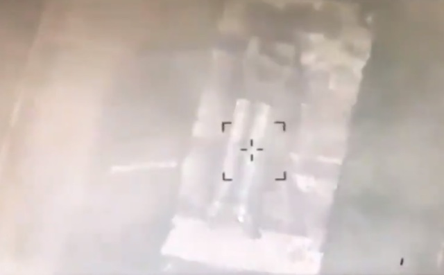 Кадр видео, предположительно, с барражирующего боеприпаса азербайджанской стороны, перед поражением неразвернутой пусковой установки 5П85С из состава зенитной ракетной системы С-300ПС вооруженных сил Армении. Предположительно, район населенного пункта Ках