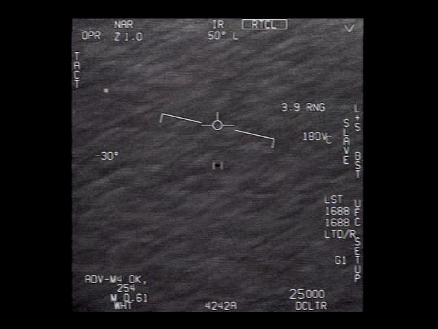 Кадр видео Пентагона с НЛО