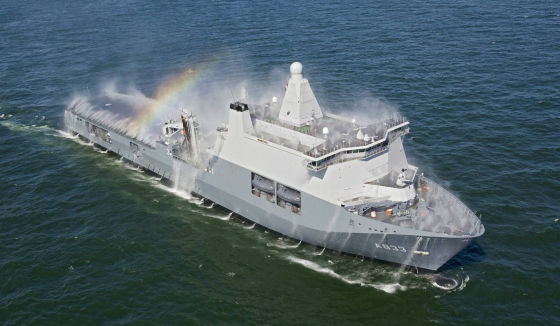 Десантный корабль Karel Doorman