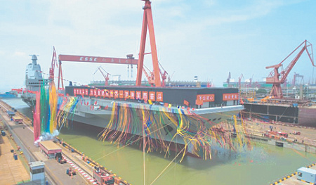 Китайские авианосцы должны решить задачу контроля акватории внутри «первой линии островов». Фото с сайта www.news.cn