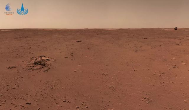 Китайский марсоход прислал первые мультиспектральные снимки Марса