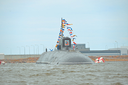 «Князь Владимир» у острова Котлин. Собраны четыре подводных крейсера проекта 955А и еще три строятся. Фото Владимира Карнозова