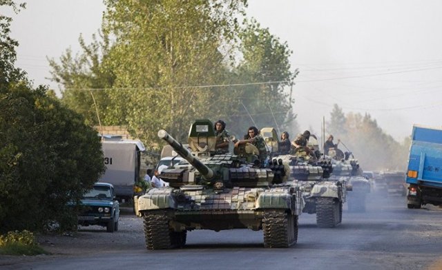 Колонна азербайджанских танков движется в сторону города Агдам