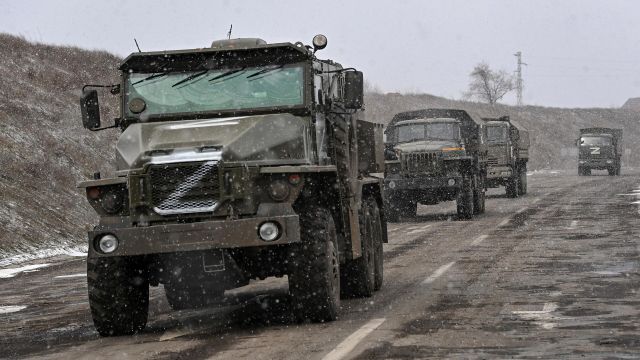 Колонна российской военной техники в зоне проведения спецоперации