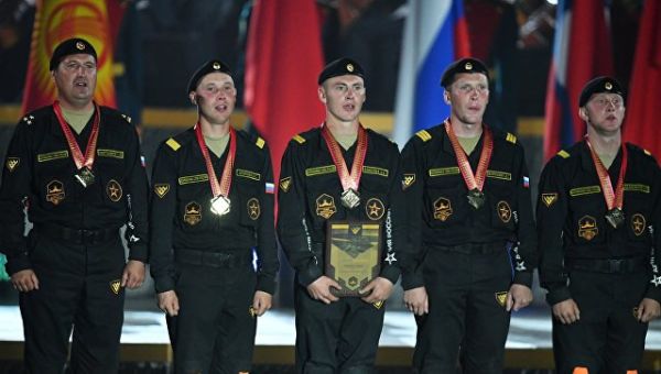 Команда армии России, занявшая первое место на соревнованиях по танковому биатлону Армейских международных Игр-2017