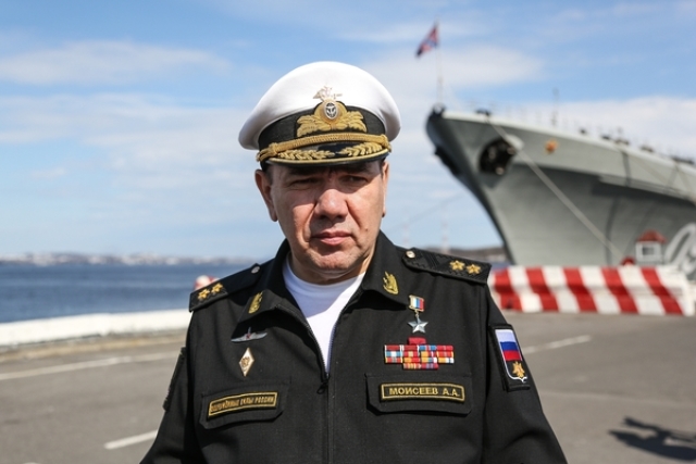 Укажите фамилию вице адмирала командовавшего русским флотом в походе обозначенном на схеме цифрой 1