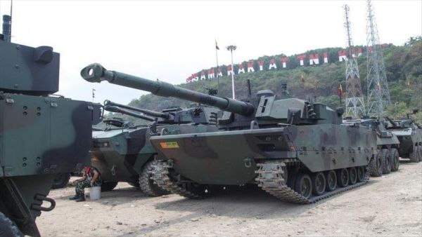 Комплектный опытный образец "среднего" танка Kaplan MT турецко-индонезийской разработки на репетиции военного парада в честь 72-летия вооруженных сил
