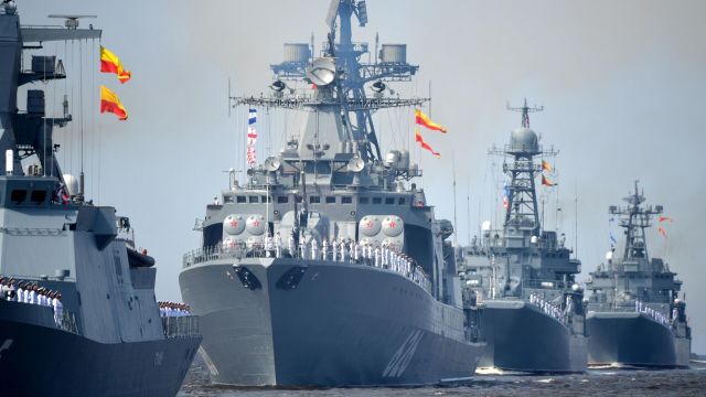 Корабли ВМФ России на репетиции парада в честь Дня военно-морского флота