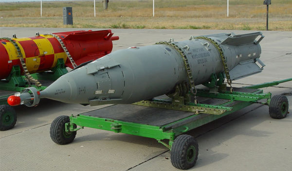 Корректируемая авиационная бомба КАБ-1500Л