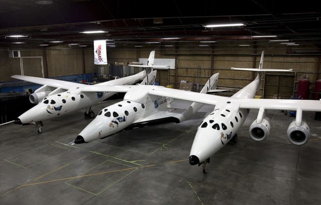 Космоплан SpaceShipTwo, закрепленный на White Knight Two. Фото 2009 года, то есть это еще ни разу не летавший на тот момент VSS Enterprise