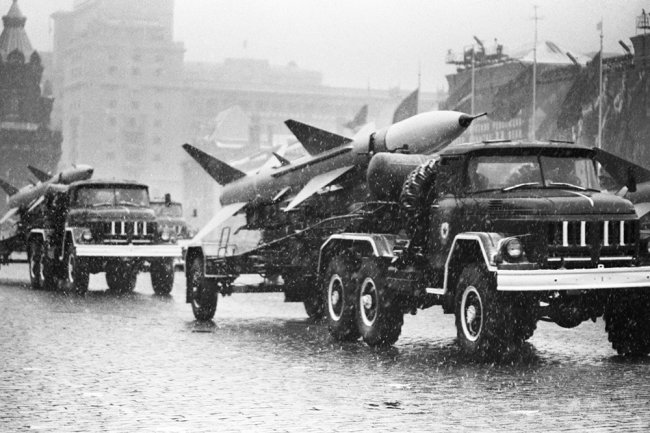 Dome of Moscow: how the legendary Soviet S-25 Berkut air defense system ...