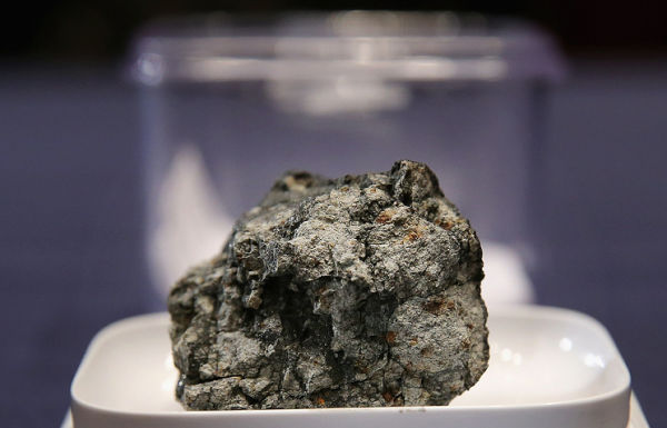 Кусок Челябинского метеорита