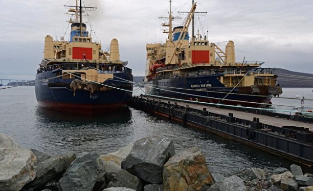 Ледокол "Красин" завершил навигацию в восточном районе Арктики, во время которой осуществлял проводку судов по трассе Северного морского пути.