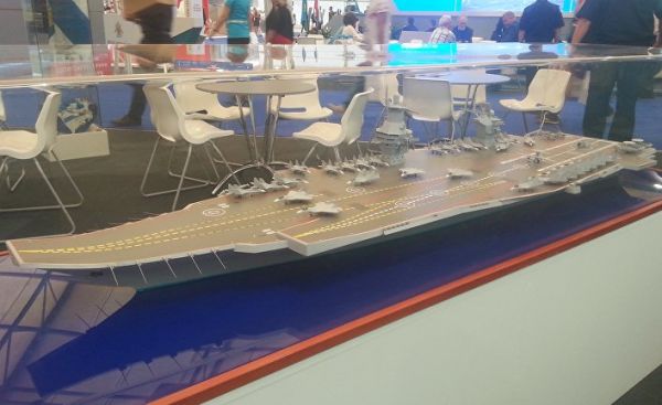 Макет авианосца проекта 23000Е "Шторм" на выставке "Армия 2015"