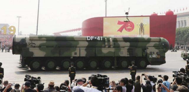 МБР «Дунфен-41» на транспортно-пусковой установке