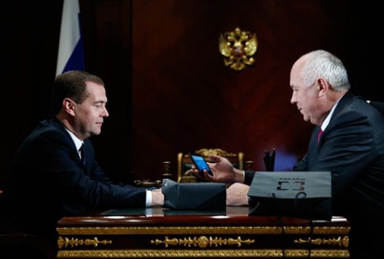 Д. Медведев и С. Чемезов