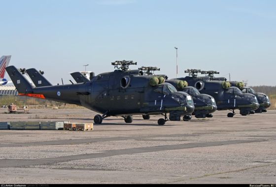 Четыре боевых вертолета Ми-35П