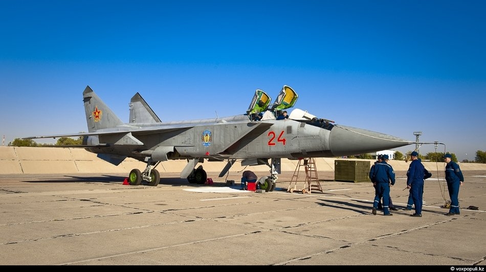 Сколько самолетов в казахстане. Миг-23с ВВС Казахстана. Миг-31 ВВС Казахстана. Авиабаза Жетыген ВВС Казахстана. Миг-31 сверхзвуковой самолёт.
