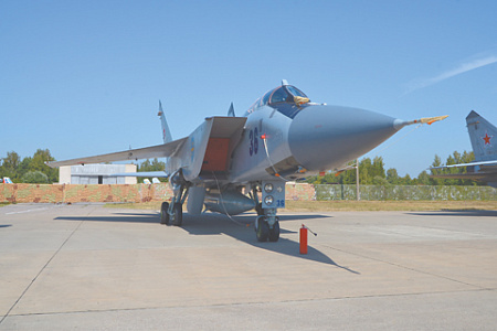МиГ-31К с гиперзвуковой ракетой класса «воздух–поверхность» был впервые представлен широкой публике на аэродроме Кубинка в рамках форума «Армия-2022». Фото автора