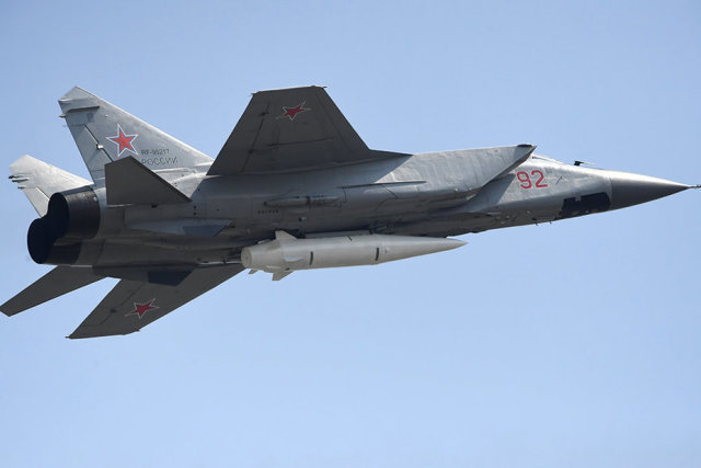 МиГ-31К с ракетой "Кинжал"