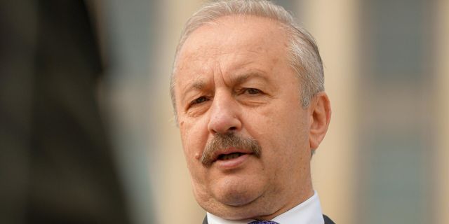 Министр обороны Румынии Василе Дыньку