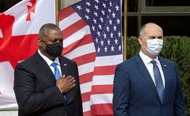 Министр обороны США Ллойд Остин и министр обороны Грузии Джуаншер Бурчуладзе