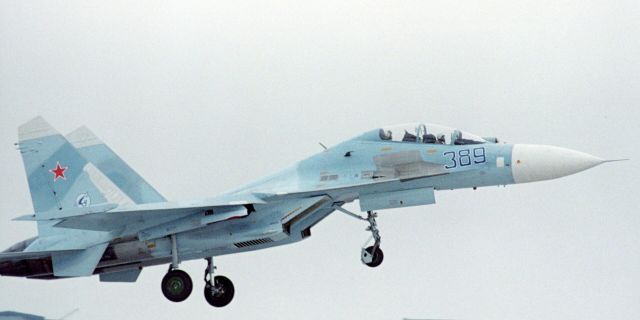 Многоцелевой истребитель-перехватчик СУ-27