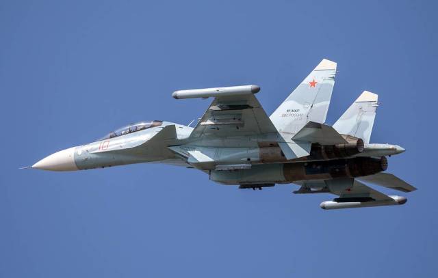 Многоцелевой истребитель Су-30СМ