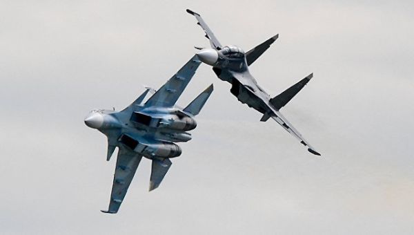 Многоцелевые истребители Су-30СМ. Архивное фото