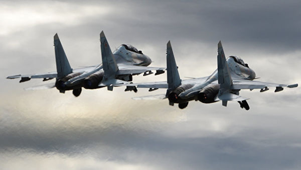 Многоцелевые истребители Су-30СМ. Архивное фото