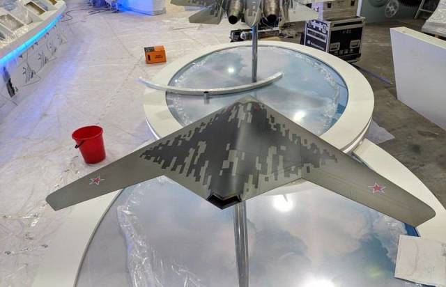 модель беспилотника С-70 "Охотник" на МАКС-2019