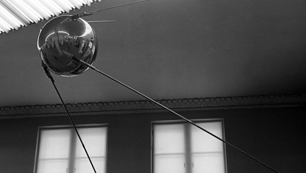 Модель первого советского космического искусственного спутника Земли