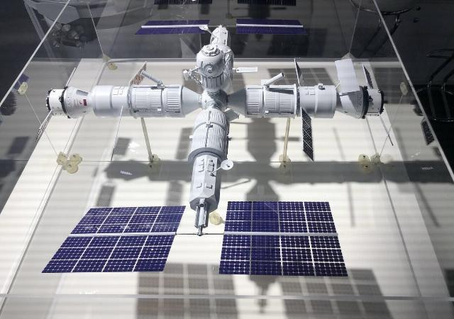Модель Российской орбитальной станции (РОС)