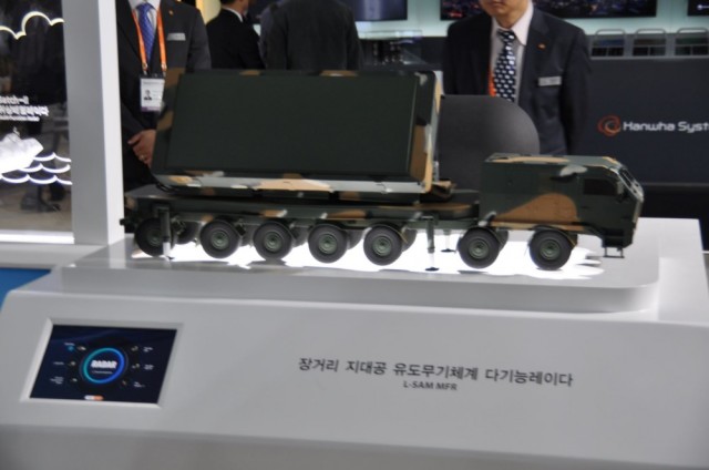 Модель создаваемой южнокорейской корпорацией Hanwha перспективной подвижной наземной радиолокационной станции большой дальности ПВО и ПРО L-SAM MFR