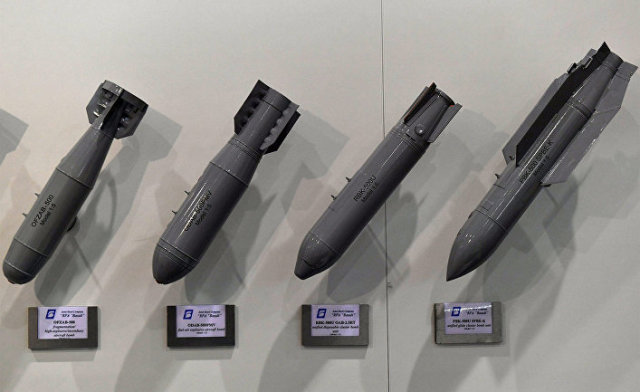 Модели авиационных бомб на стенде НПО "Базальт"