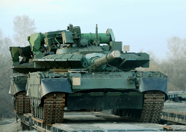 Модернизированные танки Т-80БВМ, поступившие на переоснащение танкового батальона 64-й отдельной мотострелковой бригады 35-й общевойсковой армии Восточного военного округа в посёлке Князе-Волконское (Хабаровский край), апрель 2021 года