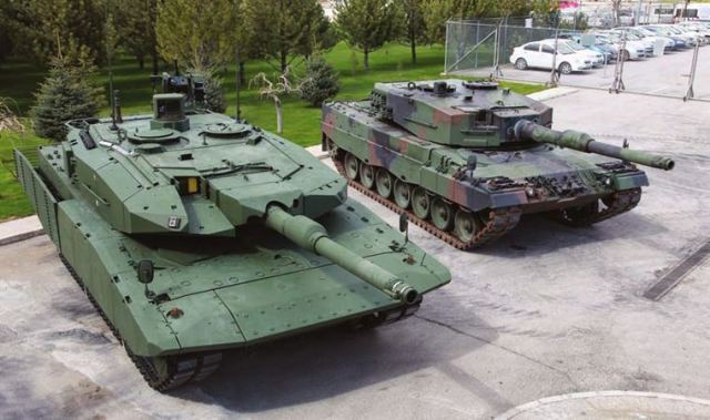Модификация Leopard 2A4 NG (слева) и Leopard 2A4 в «базе» (справа)