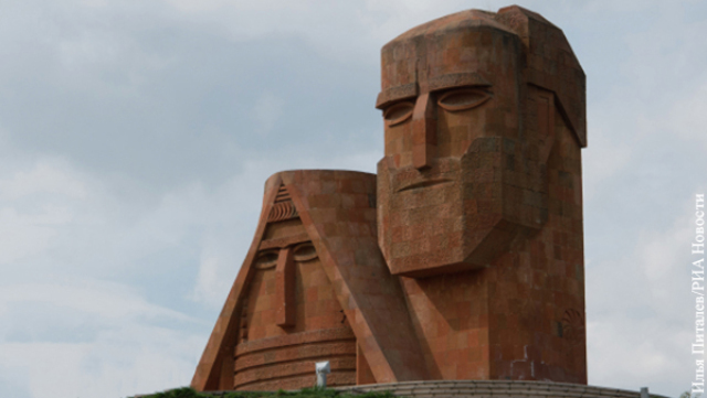 Монумент «Мы – наши горы» стал символом Арцаха, головы долгожителей олицетворяют большую и малую вершины горы Арарат