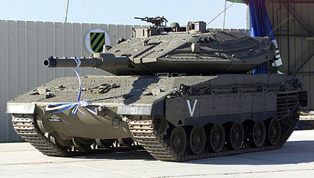 На фото израильский танк Merkava Mk 4. Фото Reuters