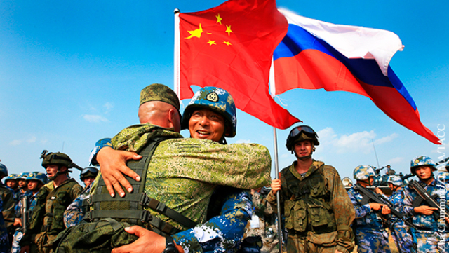 Наиболее символичным аспектом сотрудничества России и Китая является военный