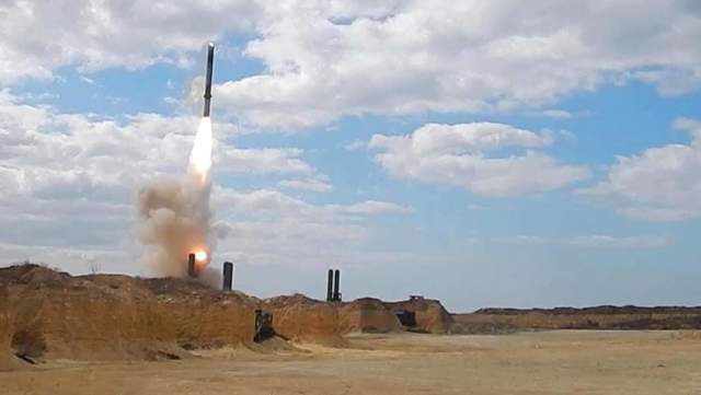 Нанесение удара с берегового ракетного комплекса «Бастион» по инфраструктуре украинской армии