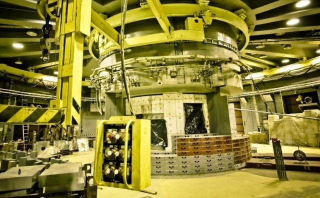 Нейтронный реактор ПИК