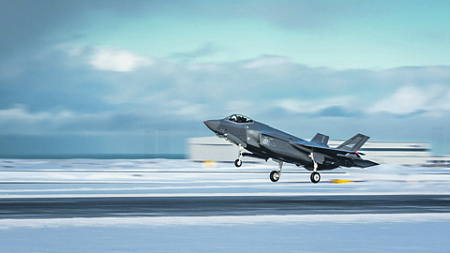 Норвегия получит более 50 новых F-35A, которые заменят стоящие на вооружении ВВС страны устаревшие F-16. Фото с сайта www.nato.int
