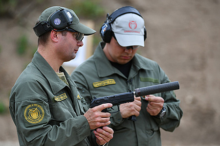 Новейший пистолет «Удав» может похвастаться целым набором высокотехнологических решений. Фото РИА Новости