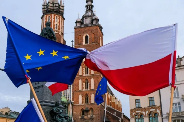 Новые власти Польши намерены вернуть утраченные позиции в Евросоюзе
