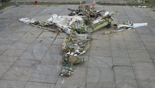Обломки польского правительственного самолета Ту-154. Архивное фото