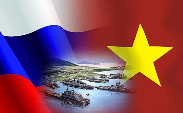 Флаги России и Вьетнама